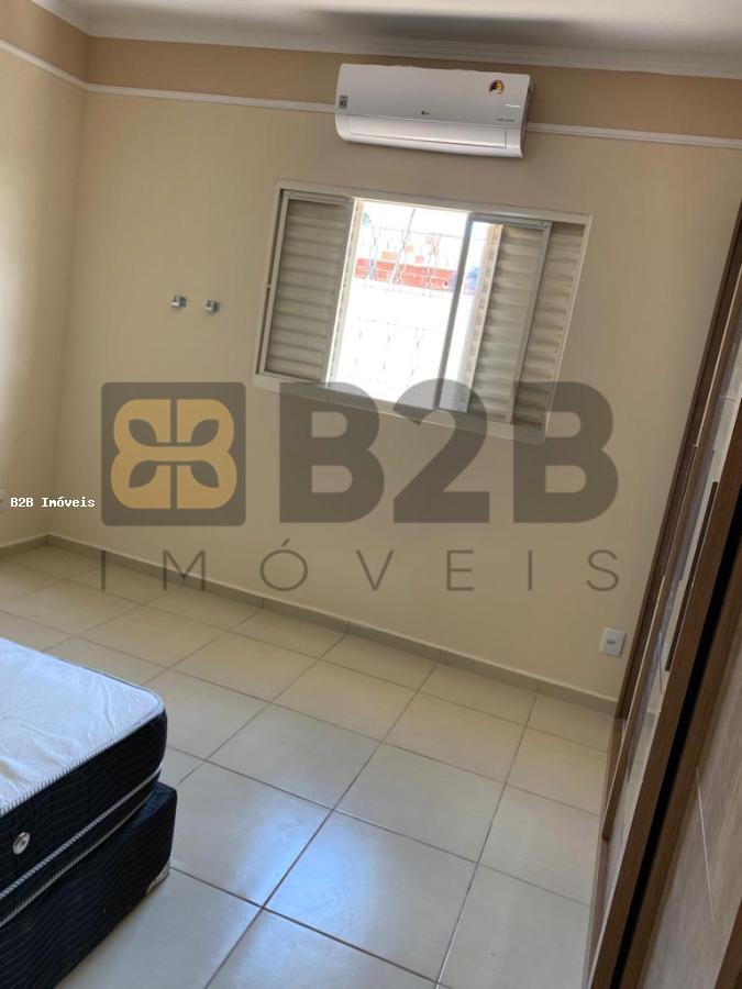 Casa à venda com 3 quartos, 169m² - Foto 9