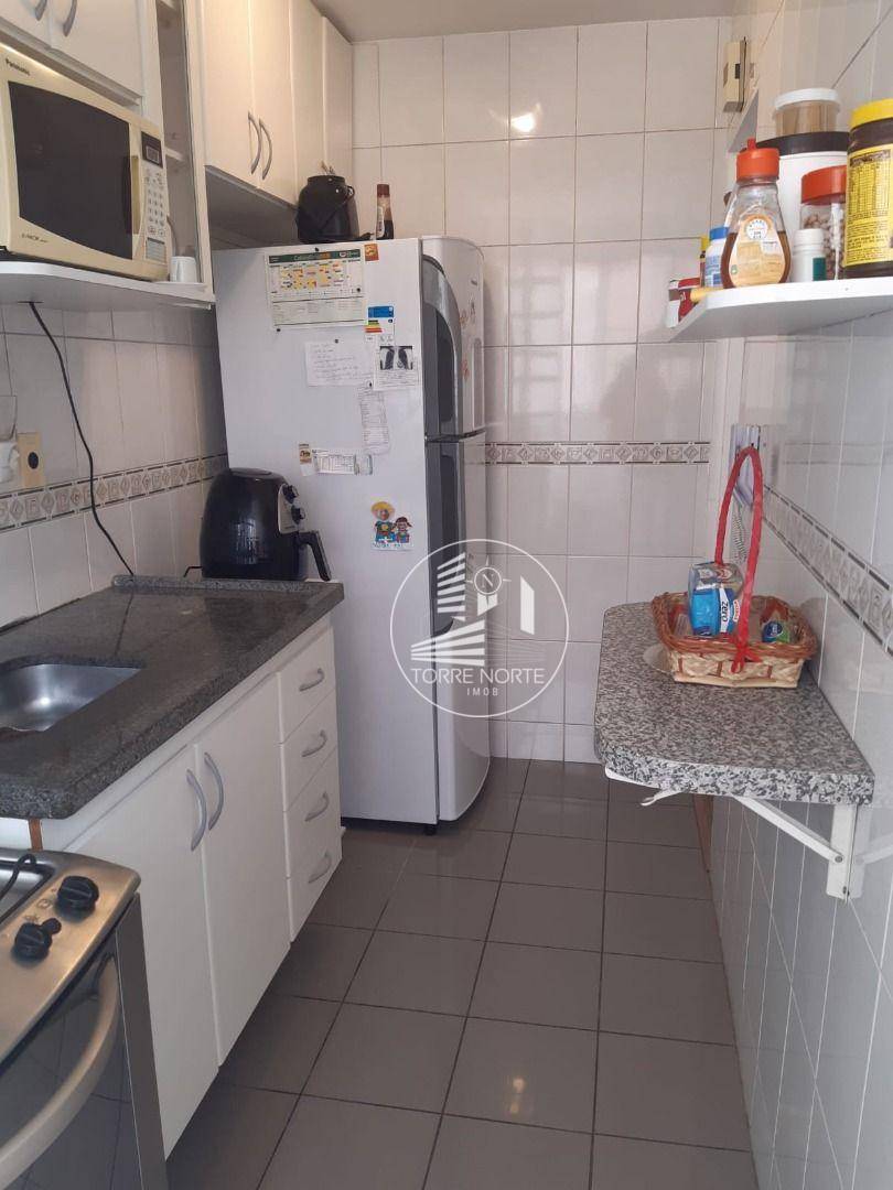 Apartamento à venda com 3 quartos, 47m² - Foto 13