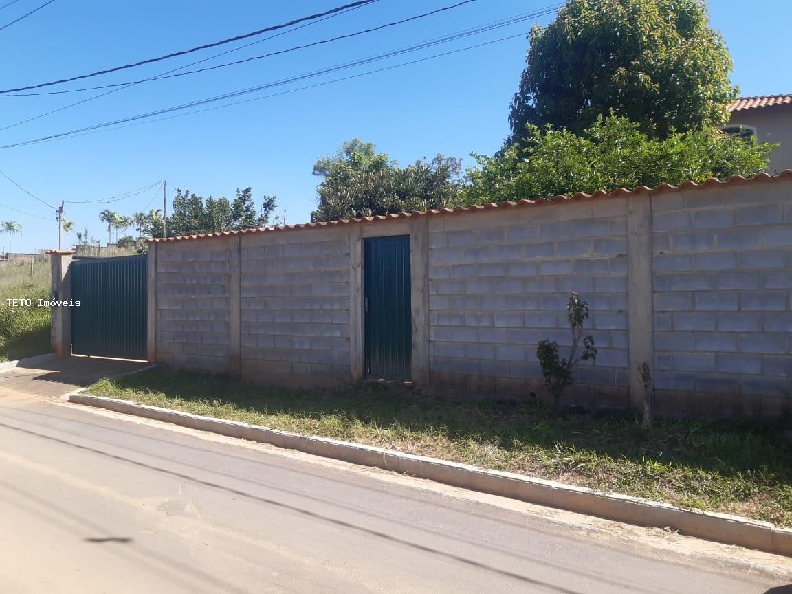 Fazenda à venda com 2 quartos, 1000m² - Foto 1