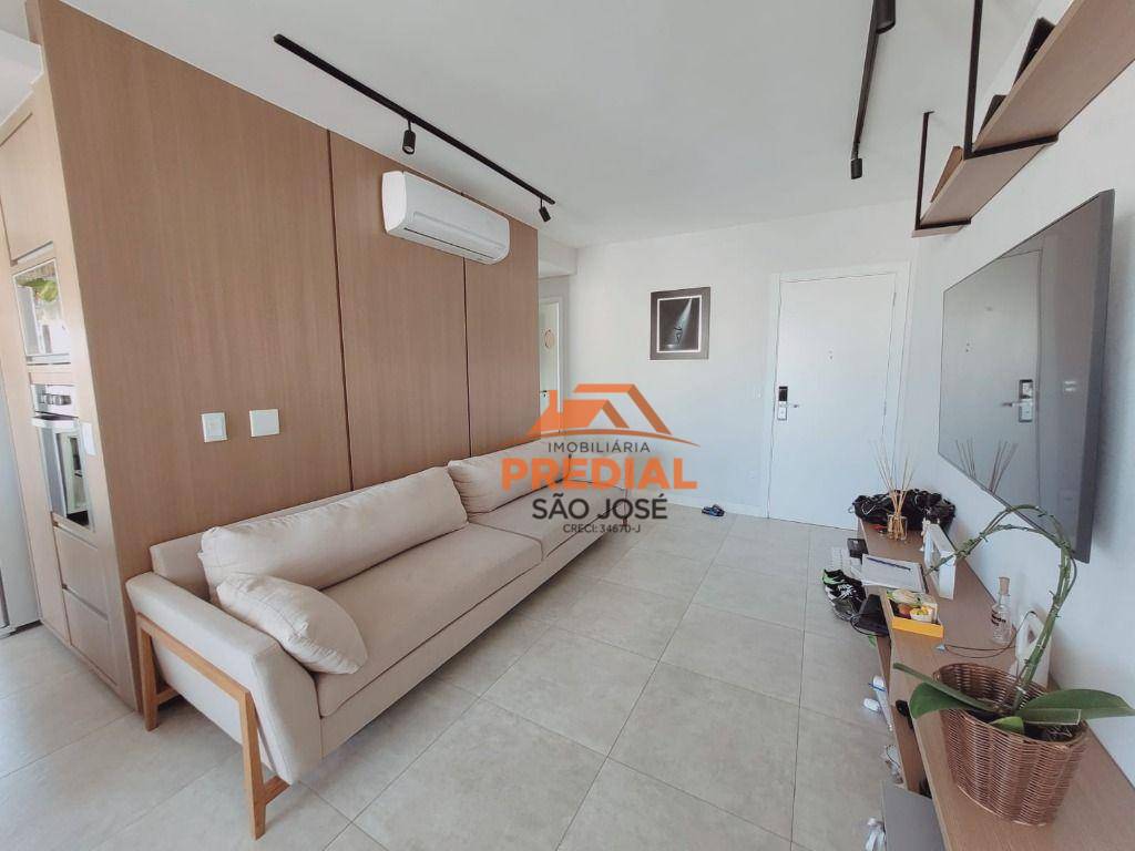 Apartamento à venda com 2 quartos, 83m² - Foto 4