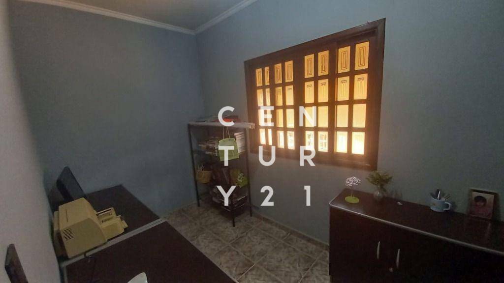 Casa para alugar com 3 quartos, 180m² - Foto 12