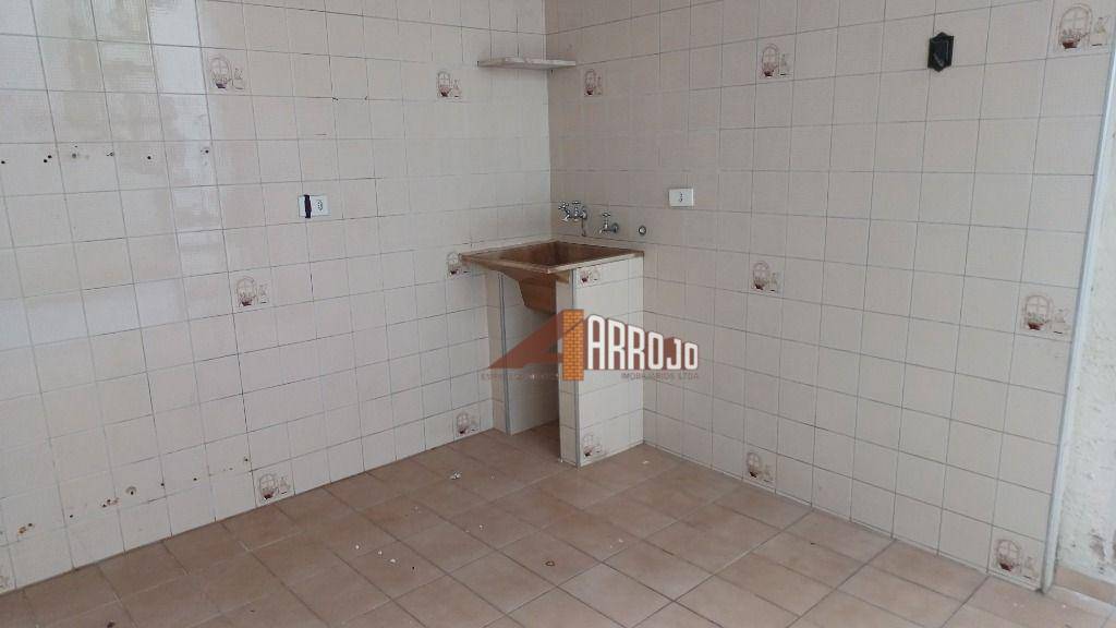 Sobrado à venda com 3 quartos, 220m² - Foto 13