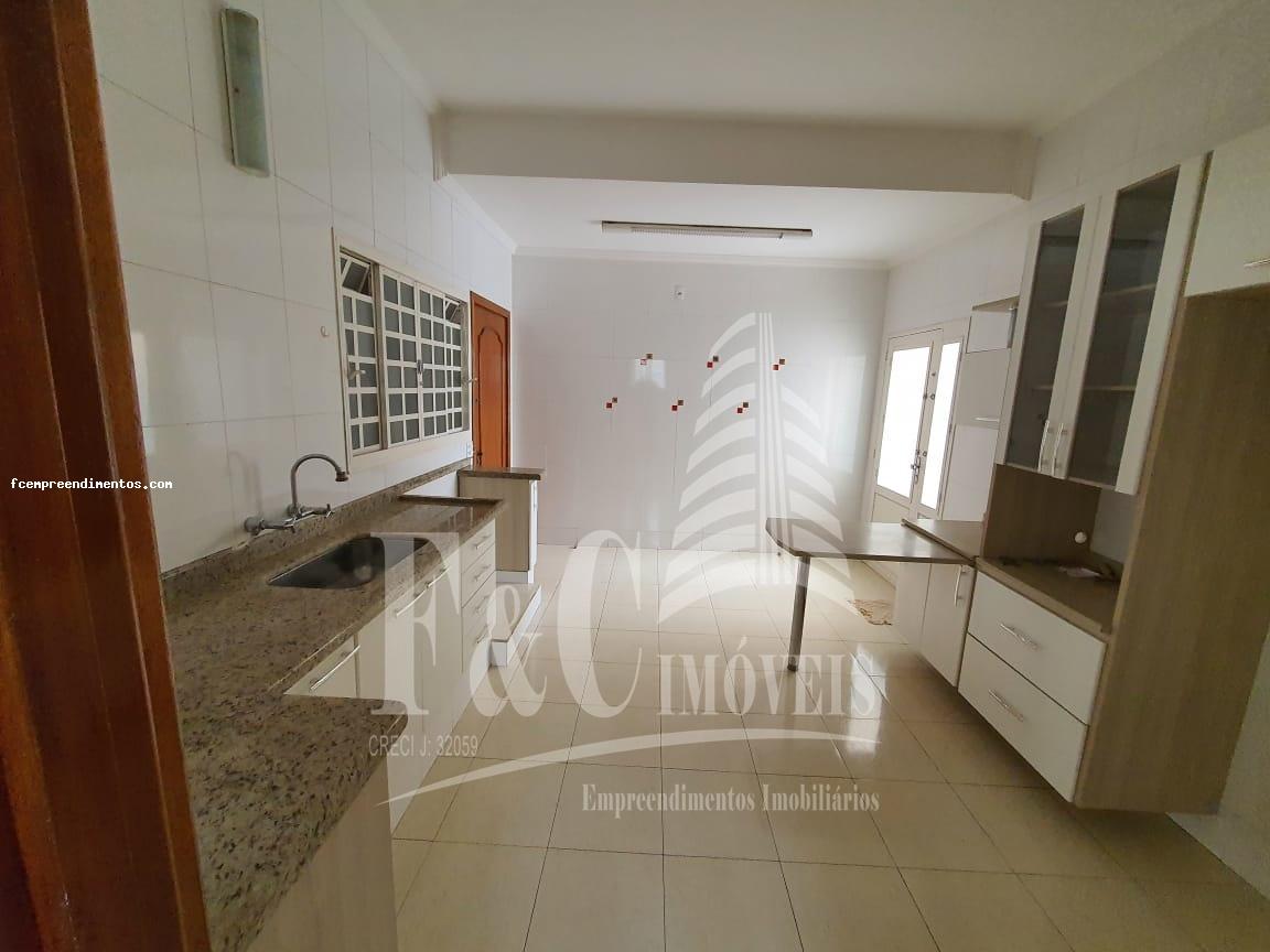 Casa à venda com 3 quartos, 355m² - Foto 3