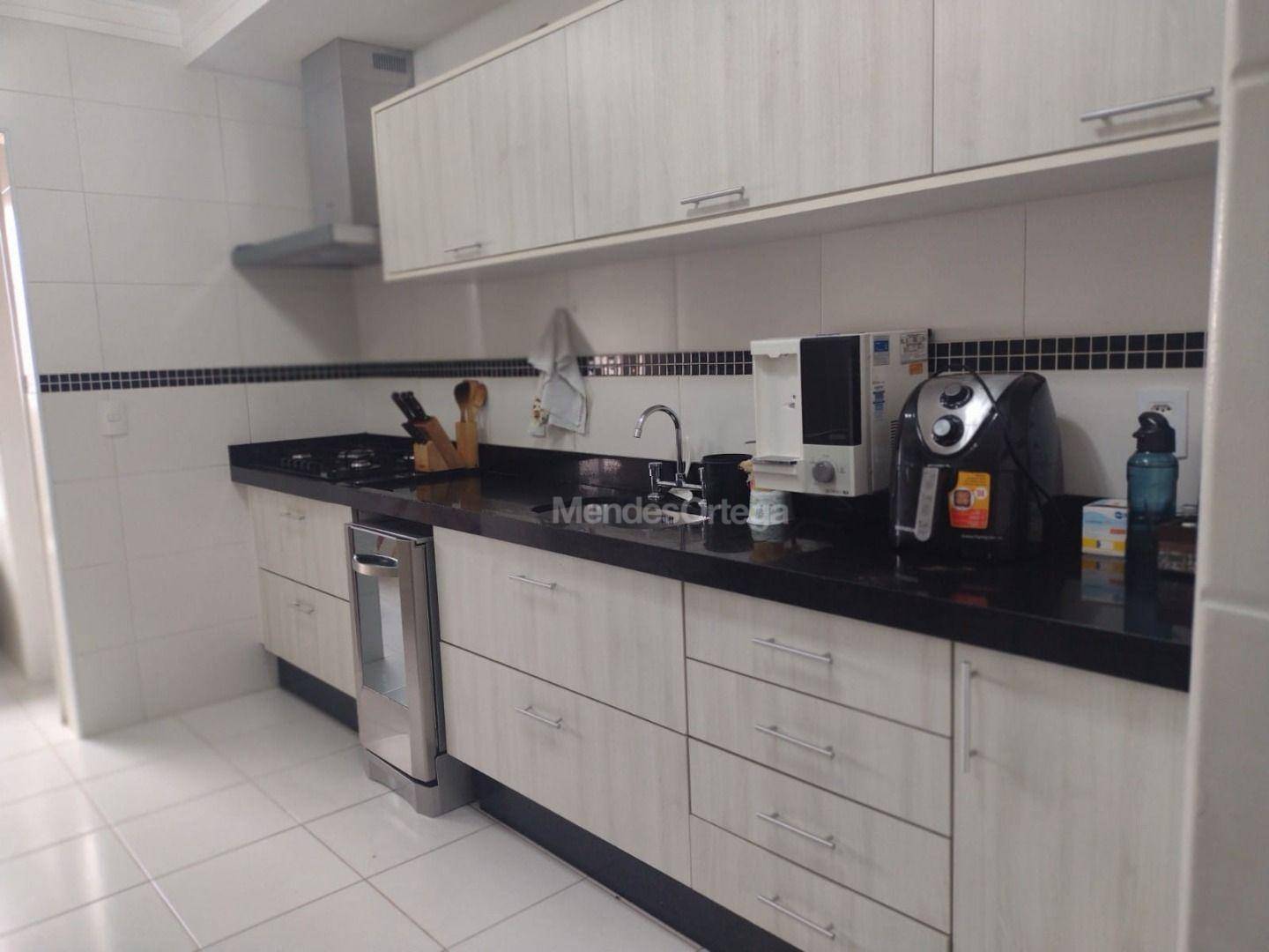 Apartamento à venda com 3 quartos, 112m² - Foto 3