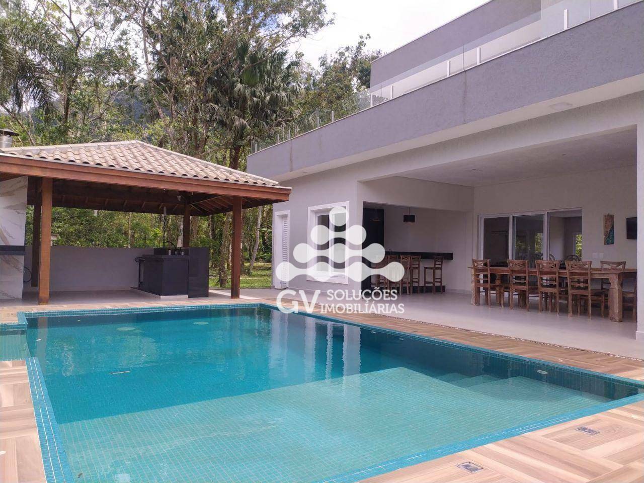 Casa de Condomínio à venda com 5 quartos, 225m² - Foto 3