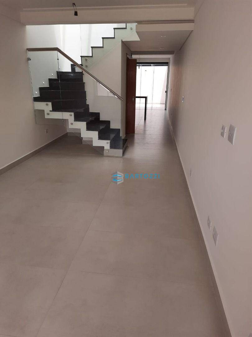 Sobrado à venda com 3 quartos, 110m² - Foto 2