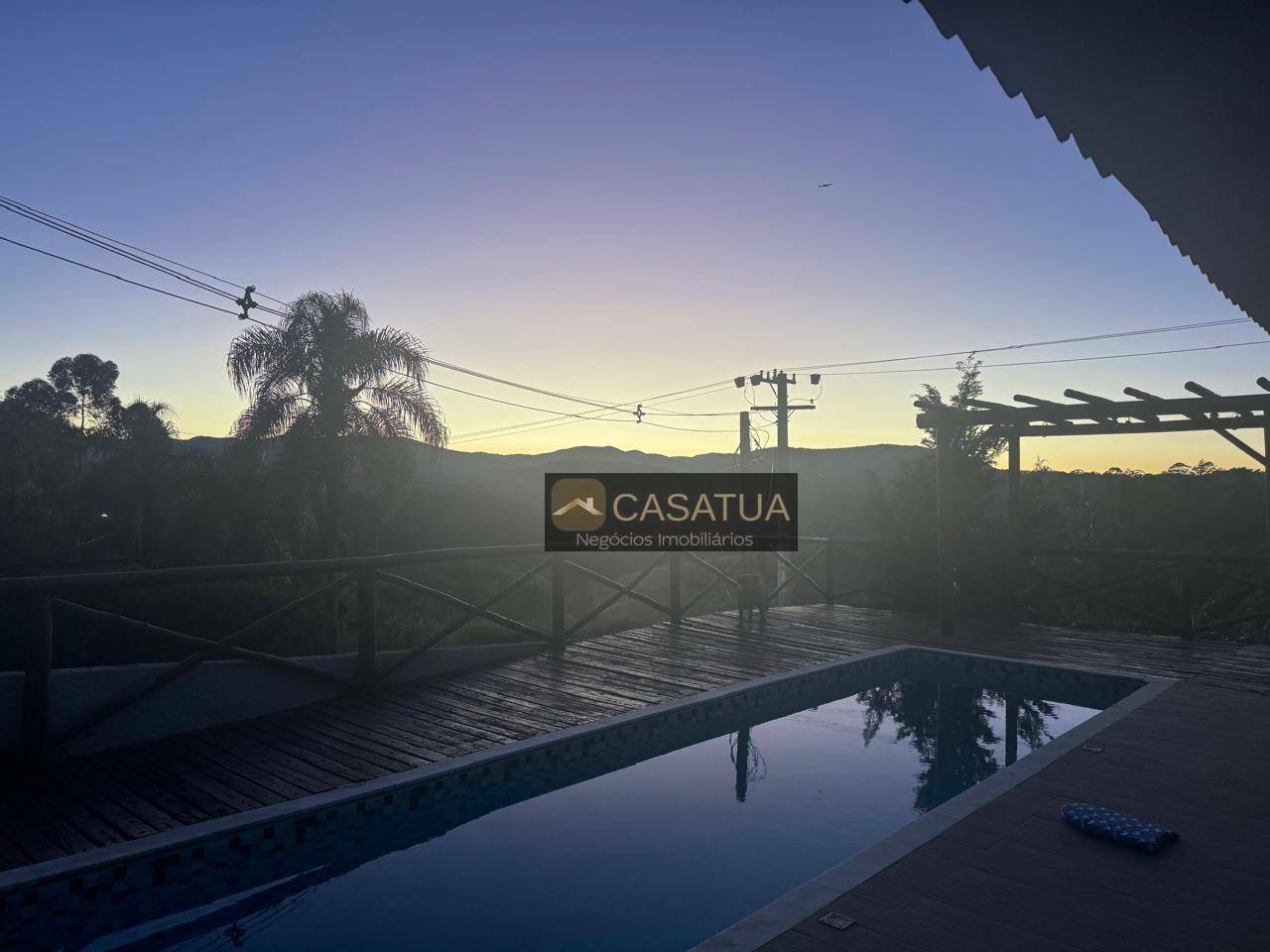 Casa à venda com 3 quartos, 125m² - Foto 2