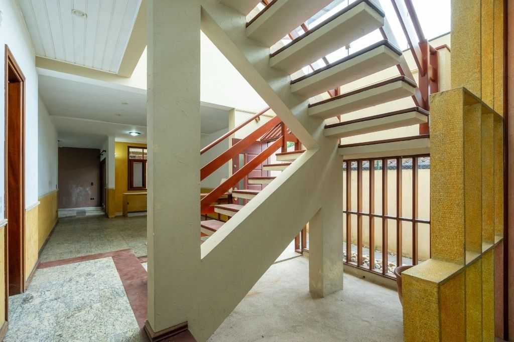 Casa de Condomínio à venda com 4 quartos, 233m² - Foto 33