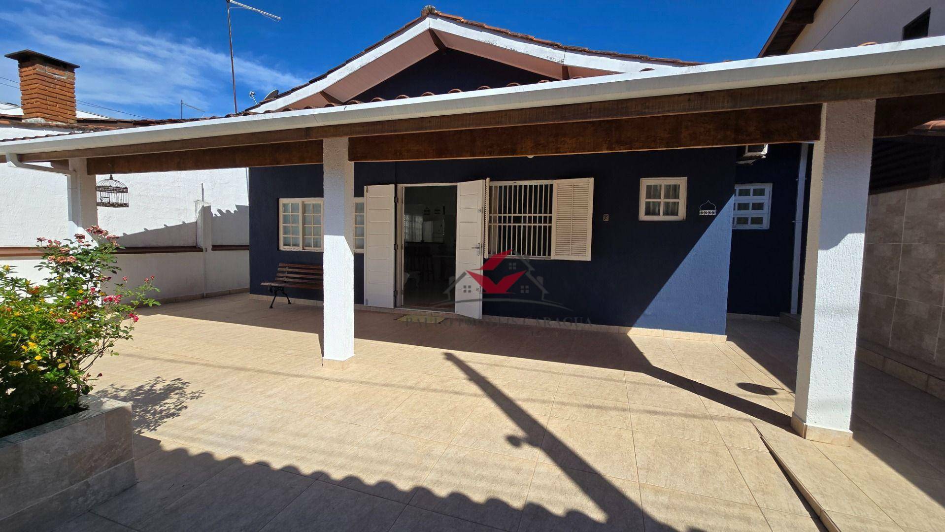 Casa de Condomínio à venda com 3 quartos, 166m² - Foto 1