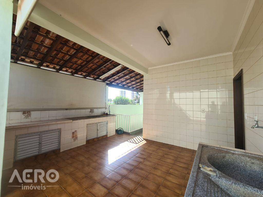 Casa à venda e aluguel com 4 quartos, 299m² - Foto 32