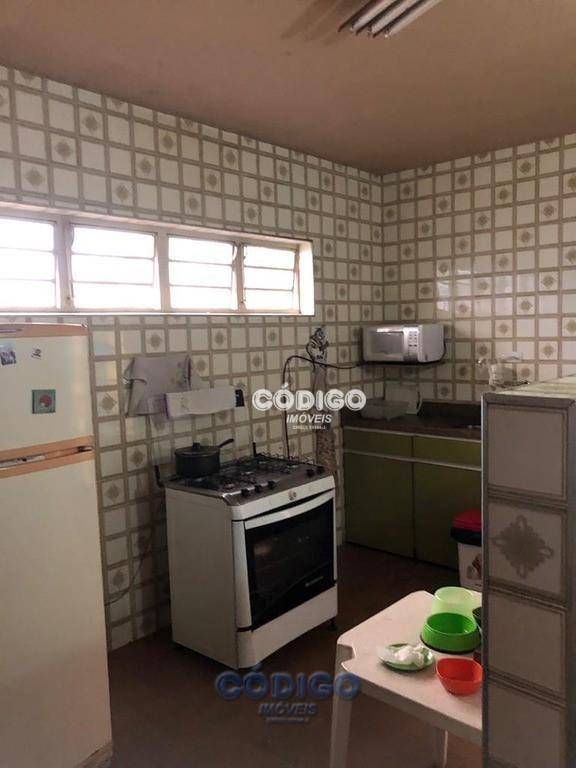 Casa à venda e aluguel com 4 quartos, 300m² - Foto 14