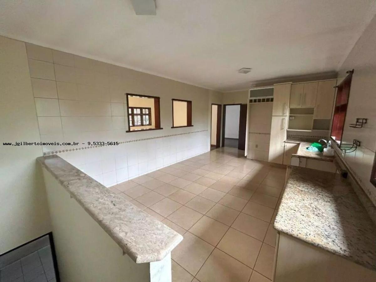 Casa à venda com 3 quartos, 288m² - Foto 12