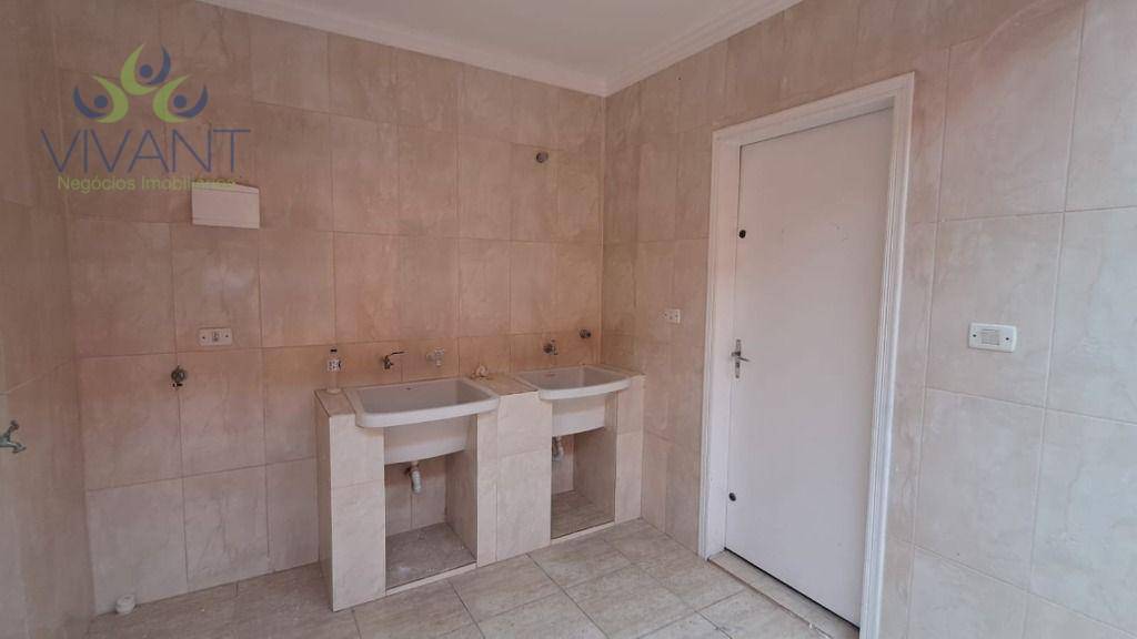 Casa para alugar com 4 quartos, 280m² - Foto 44