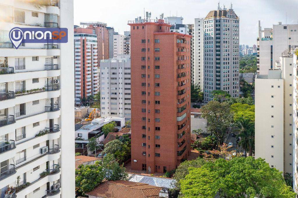 Apartamento à venda com 4 quartos, 204m² - Foto 8