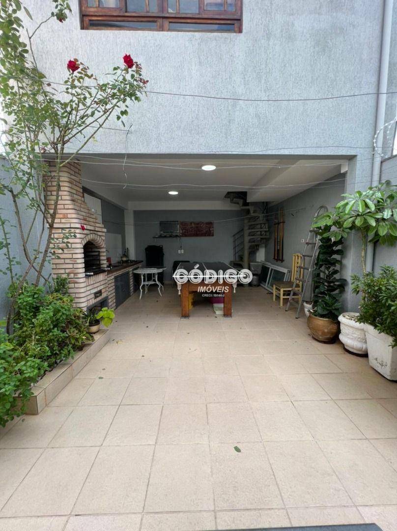 Sobrado à venda com 2 quartos, 236m² - Foto 3