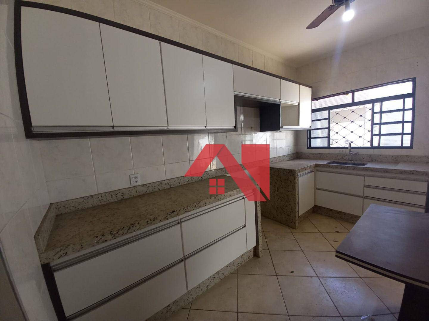 Casa, 3 quartos, 102 m² - Foto 1