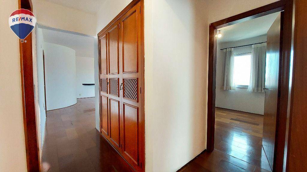 Apartamento para alugar com 3 quartos, 120m² - Foto 14