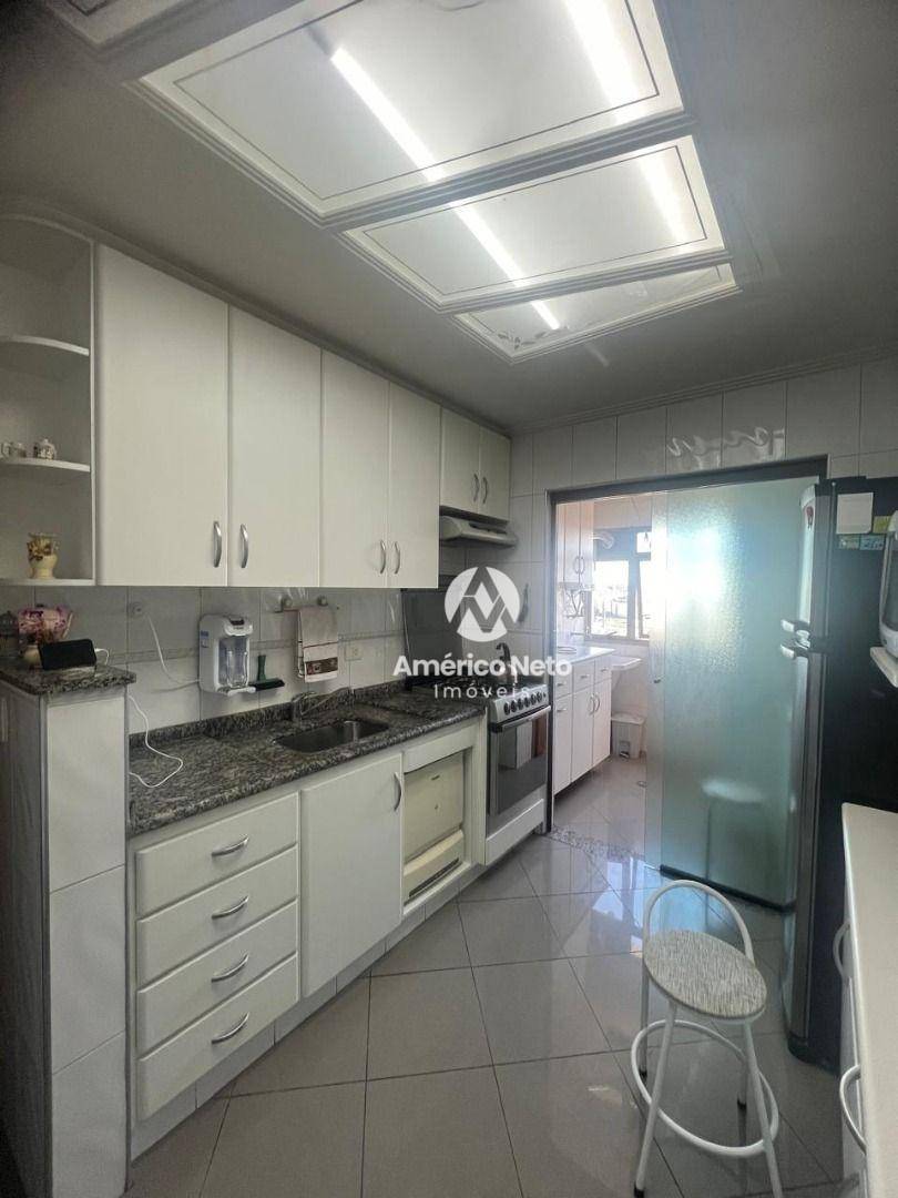 Apartamento para alugar com 3 quartos, 104m² - Foto 13