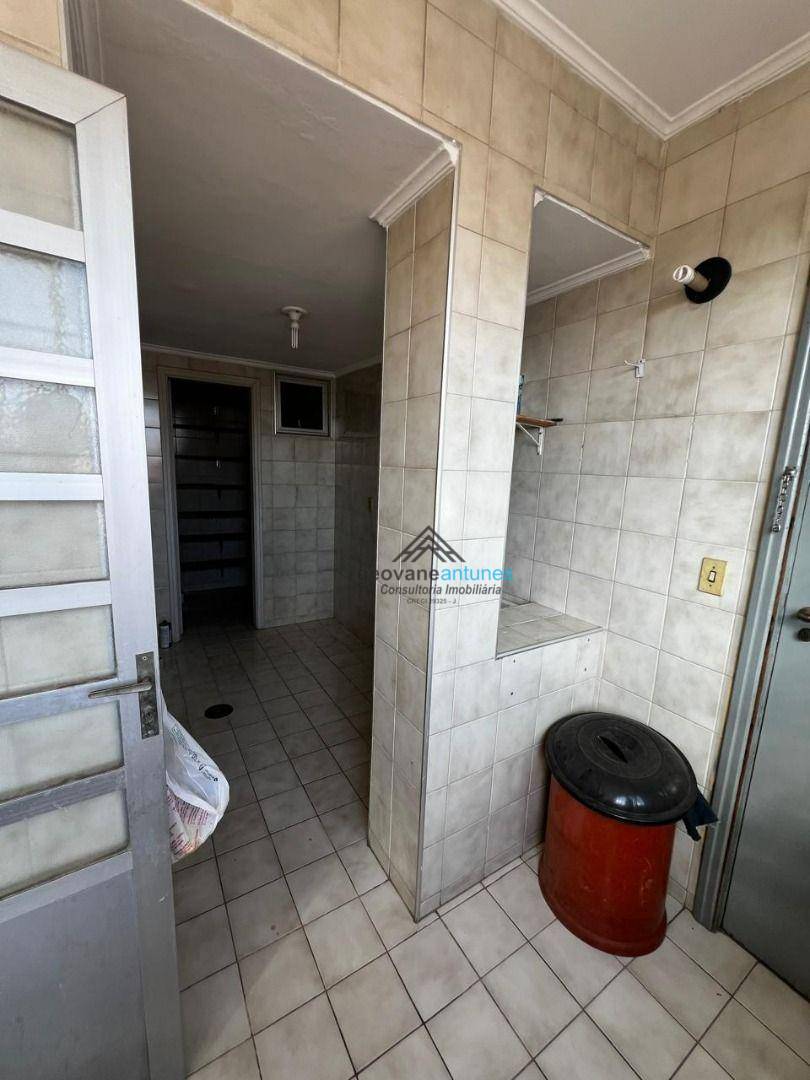 Cobertura à venda com 3 quartos, 300m² - Foto 13