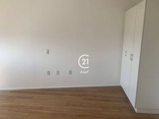 Apartamento à venda com 2 quartos, 69m² - Foto 32