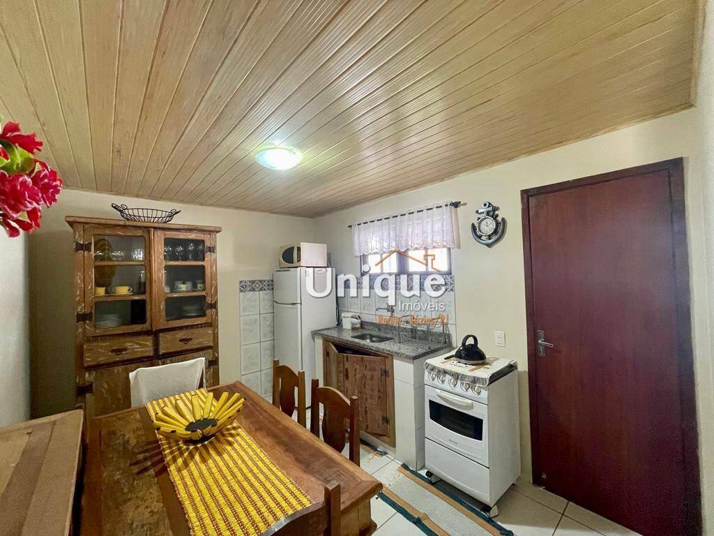 Casa à venda com 2 quartos, 70m² - Foto 12