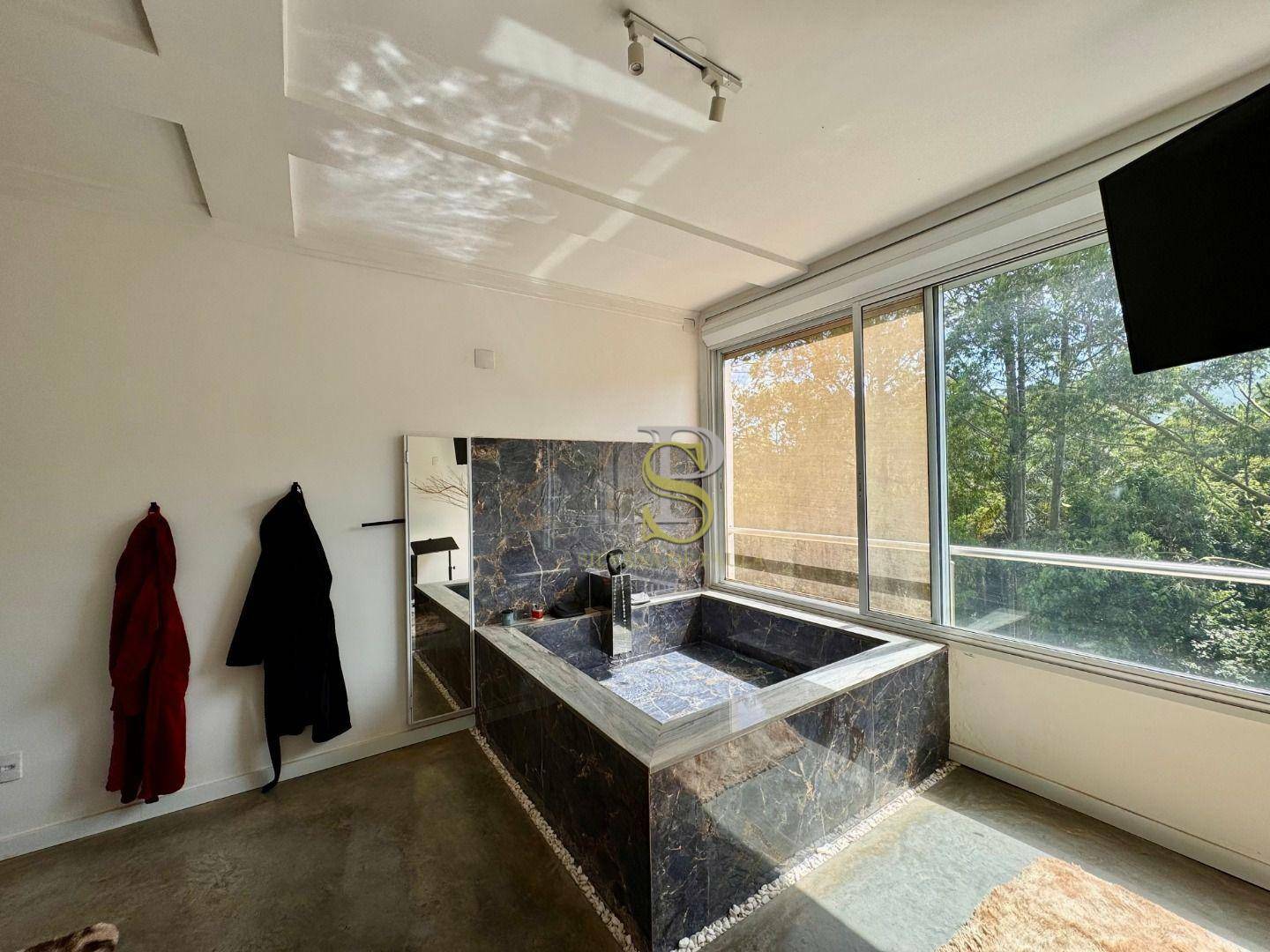 Casa de Condomínio para alugar com 5 quartos, 530m² - Foto 27