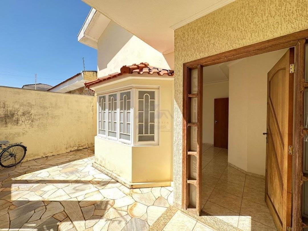 Casa à venda com 3 quartos, 234m² - Foto 4