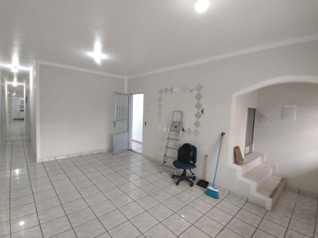 Casa à venda com 2 quartos, 210m² - Foto 3