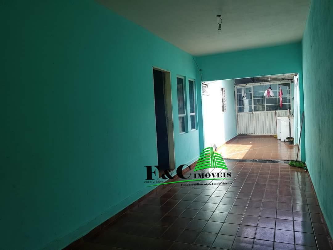 Casa à venda com 2 quartos, 140m² - Foto 4