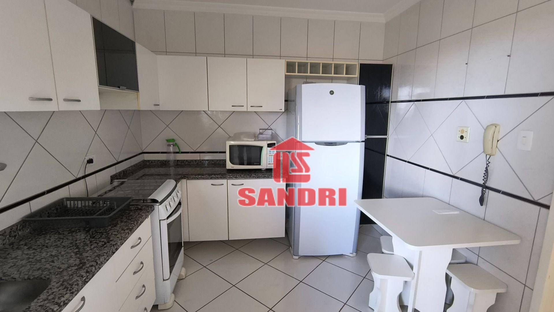 Apartamento para alugar com 2 quartos, 88m² - Foto 11