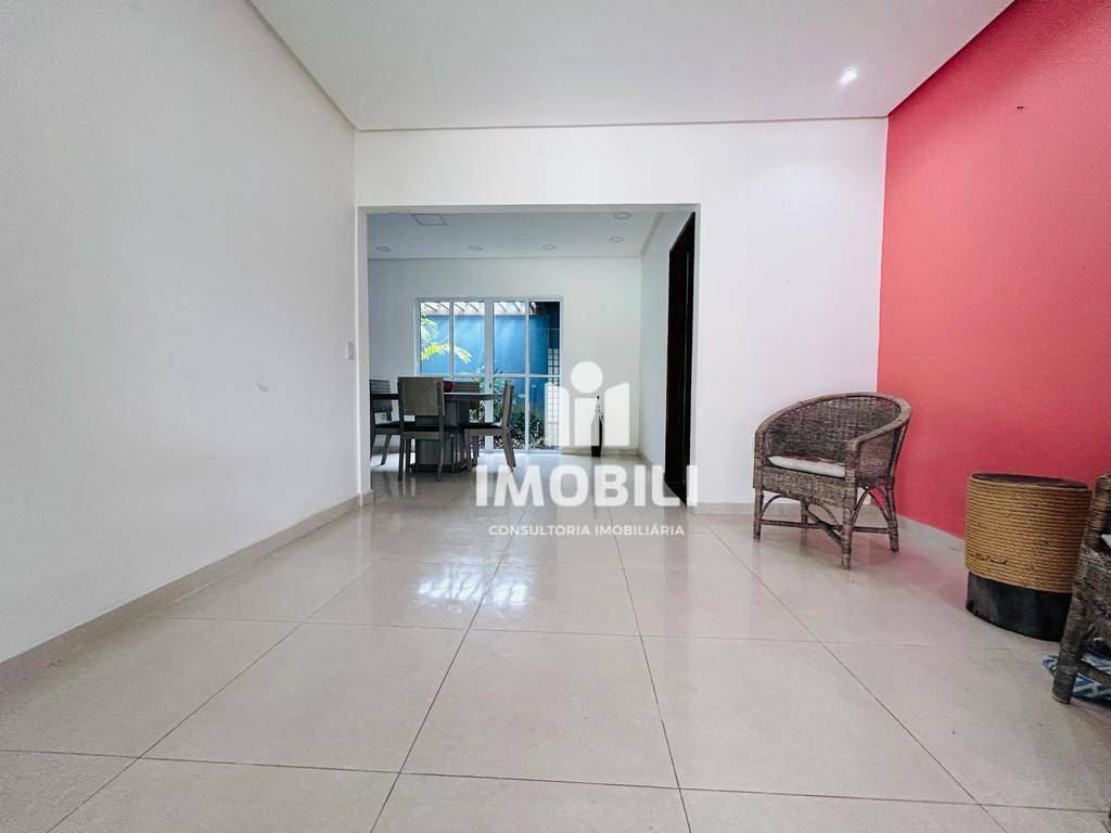 Casa de Condomínio à venda com 3 quartos, 225m² - Foto 9