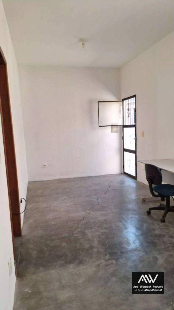 Casa à venda com 2 quartos, 77m² - Foto 4