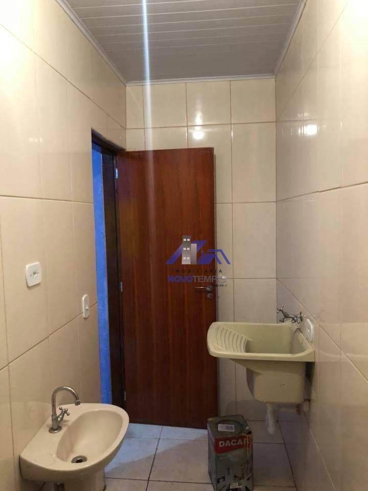 Casa à venda com 2 quartos, 250m² - Foto 4