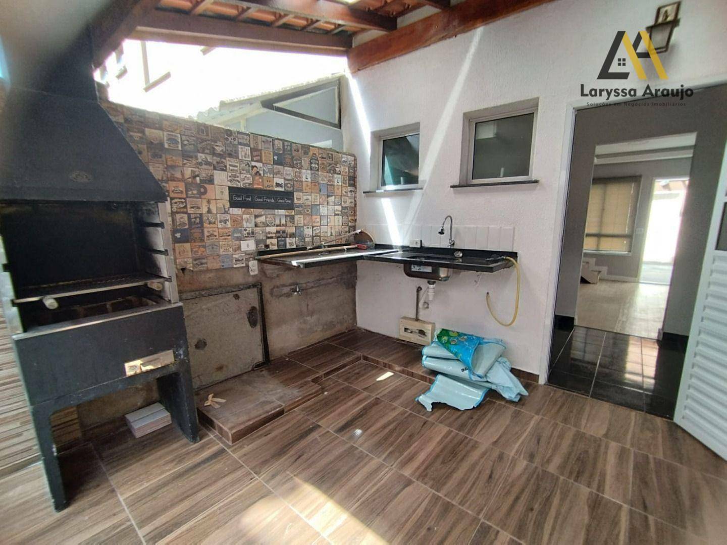 Casa à venda com 2 quartos, 50m² - Foto 14