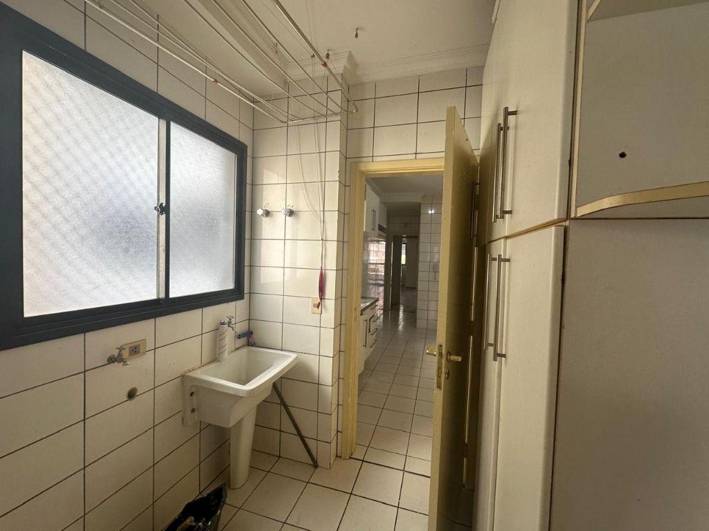 Apartamento para alugar com 4 quartos, 137m² - Foto 7