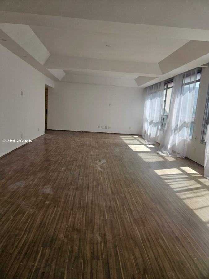 Apartamento para alugar com 4 quartos, 200m² - Foto 17