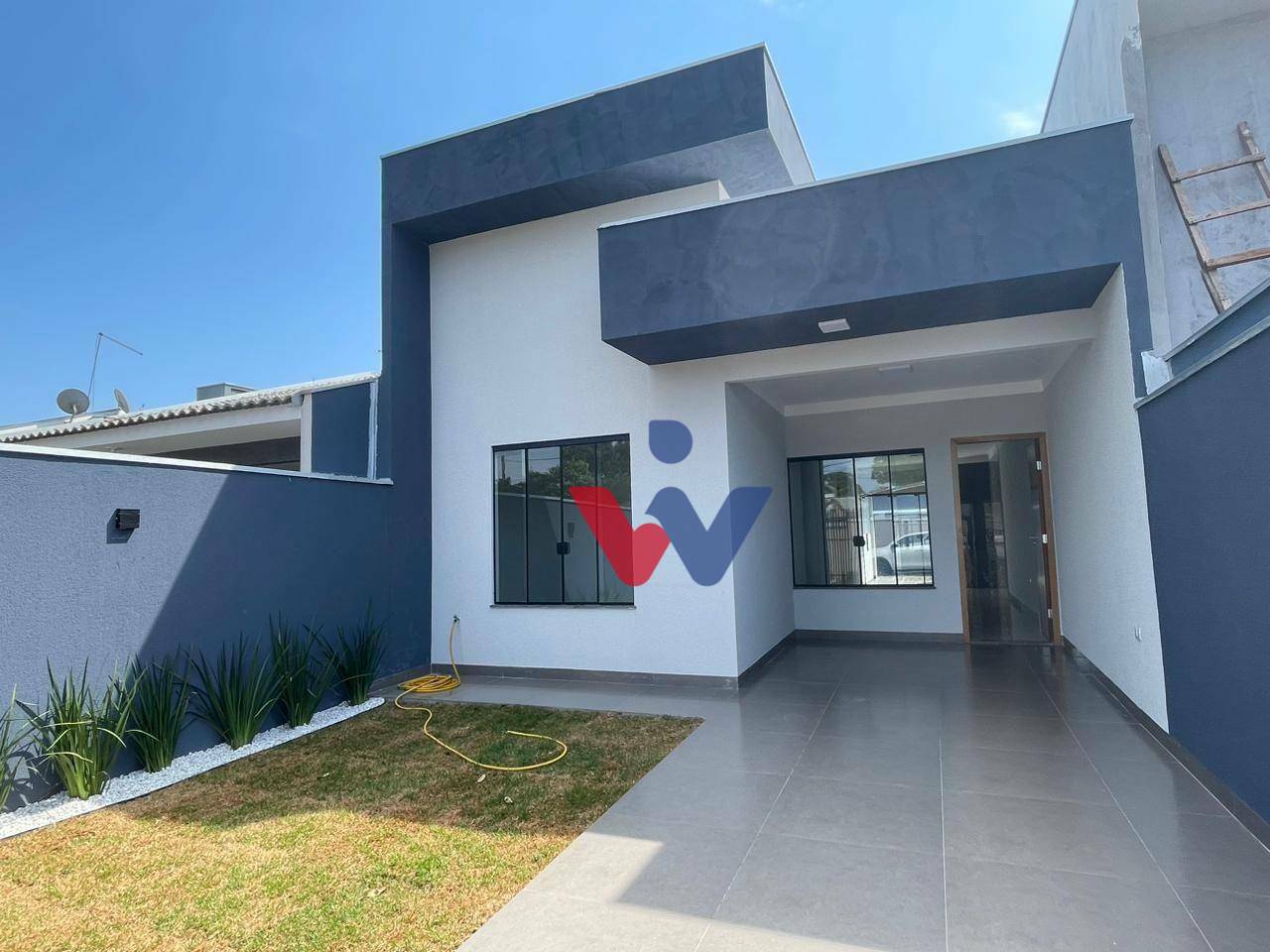 Casa à venda com 3 quartos, 80m² - Foto 1