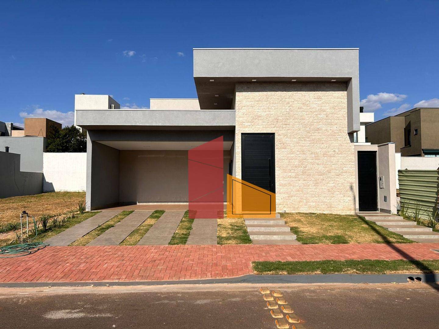 Casa de Condomínio à venda com 3 quartos, 180m² - Foto 2