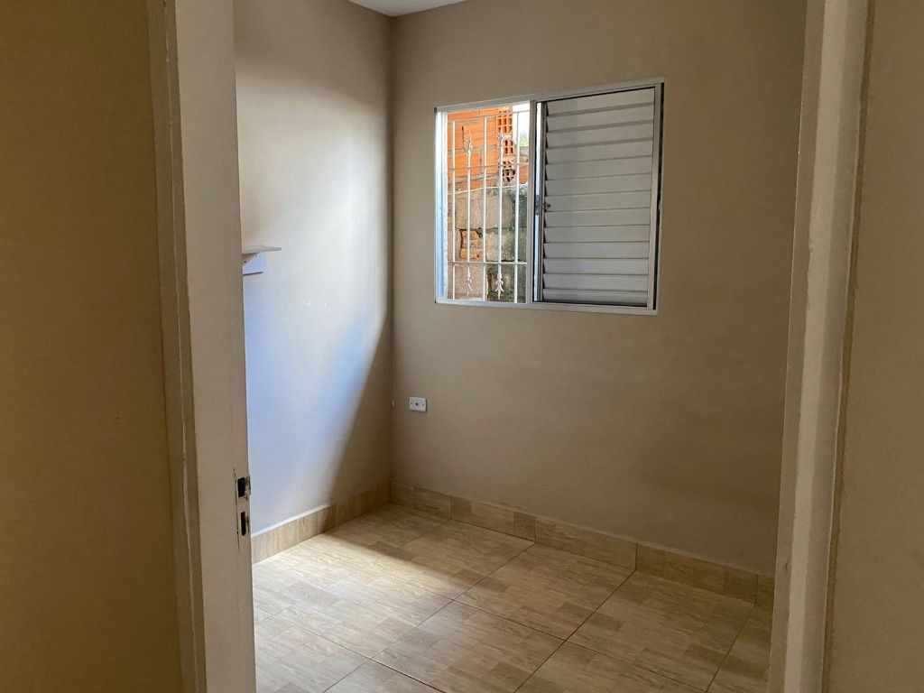 Casa para alugar com 3 quartos, 300m² - Foto 11