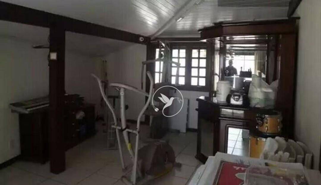 Casa de Condomínio à venda com 3 quartos, 180m² - Foto 29