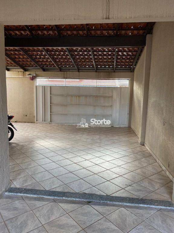 Casa à venda com 5 quartos, 220m² - Foto 23