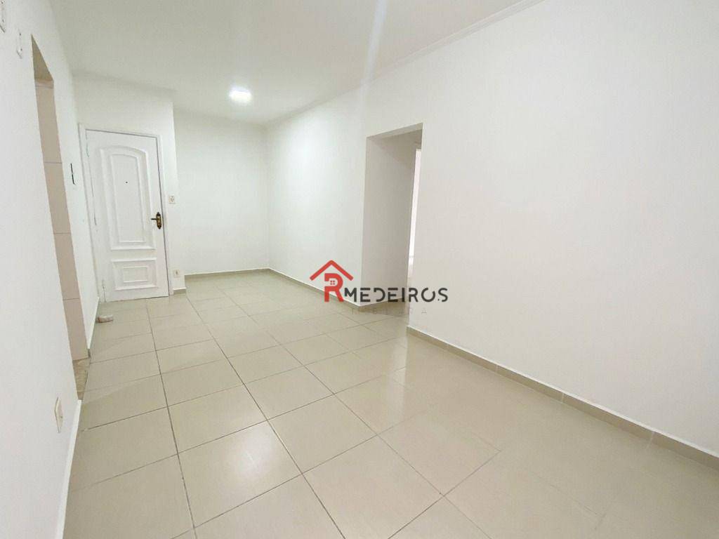 Apartamento à venda com 2 quartos, 62m² - Foto 4