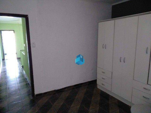 Casa à venda com 4 quartos, 180m² - Foto 4