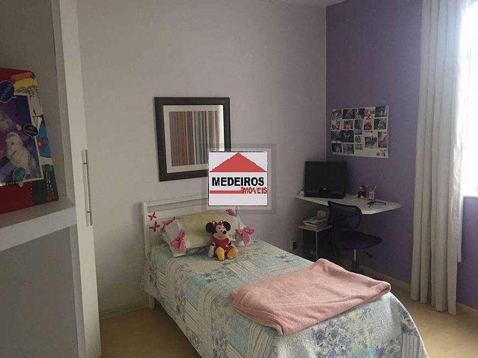 Casa à venda com 4 quartos, 200m² - Foto 12