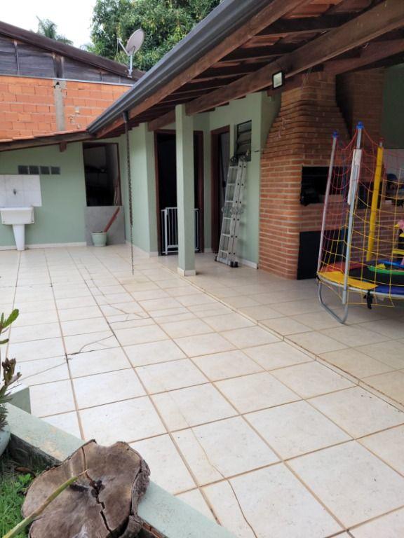 Chácara à venda com 3 quartos, 249m² - Foto 18