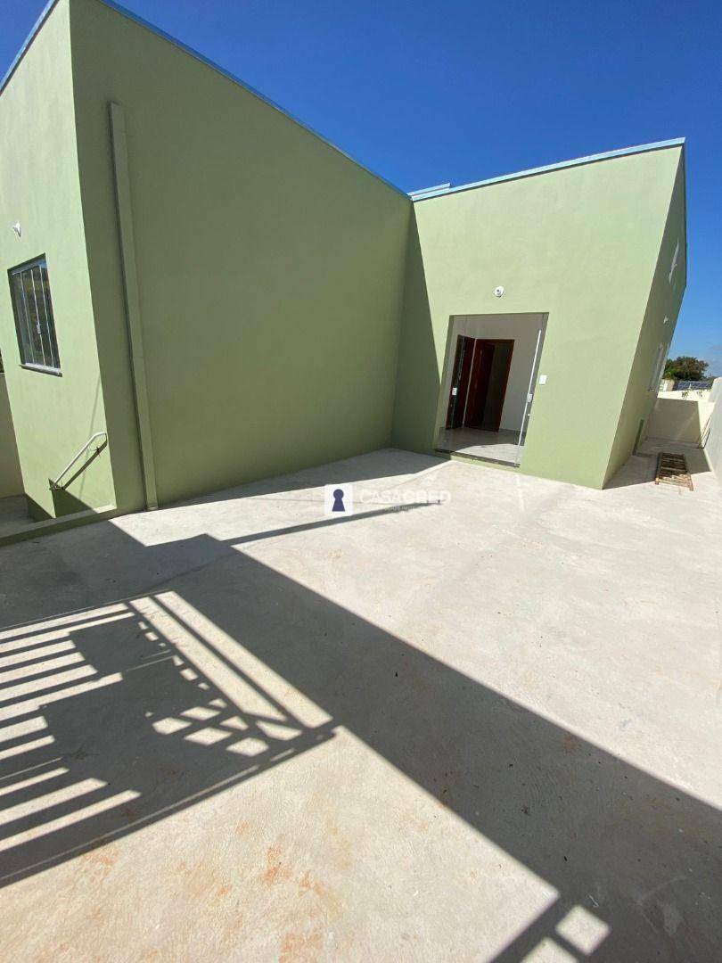 Casa à venda com 3 quartos, 88m² - Foto 2