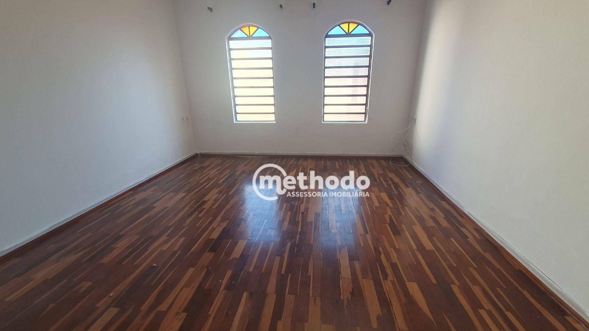 Casa à venda com 3 quartos, 130m² - Foto 2