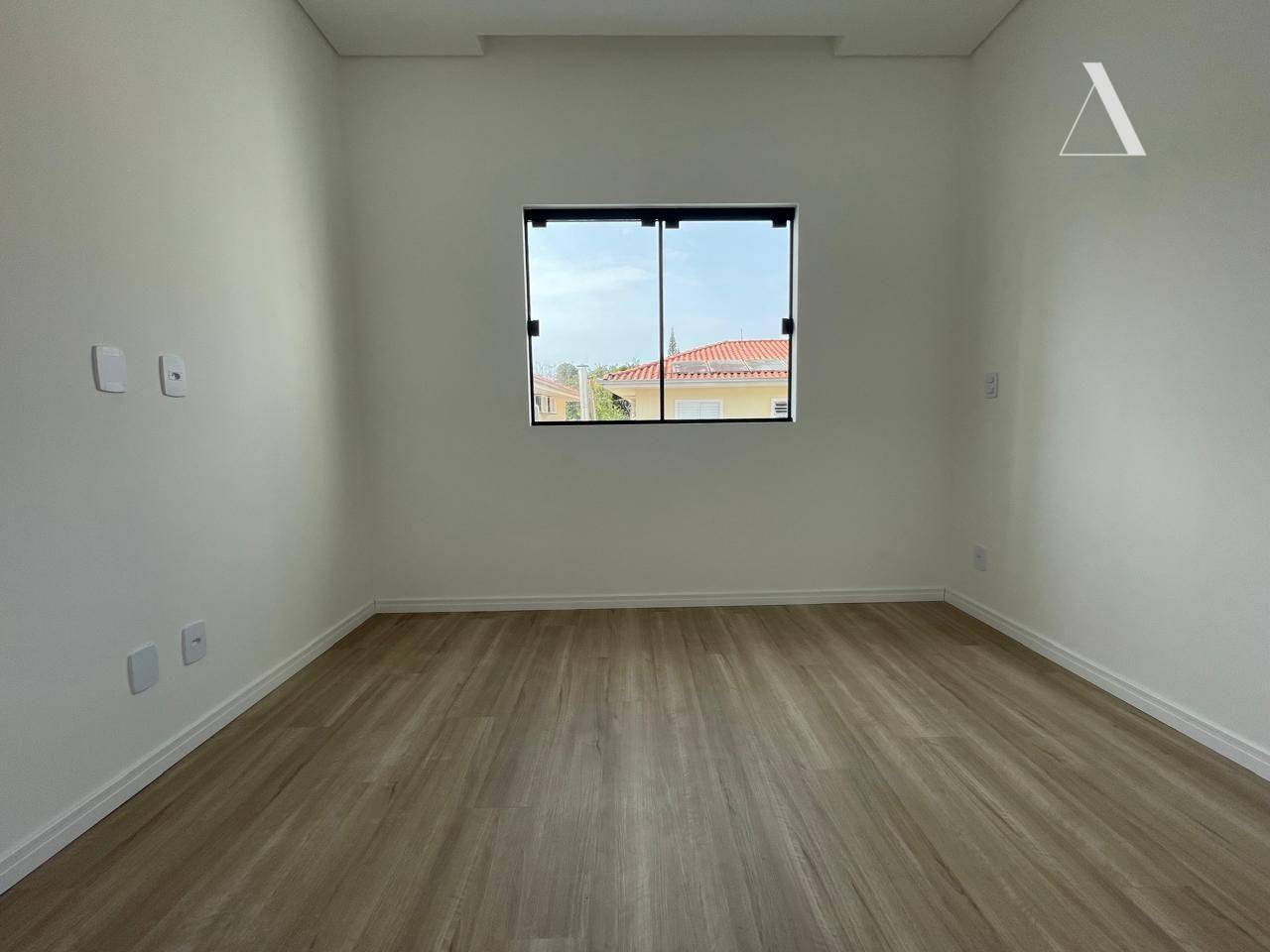 Casa à venda com 3 quartos, 111m² - Foto 7