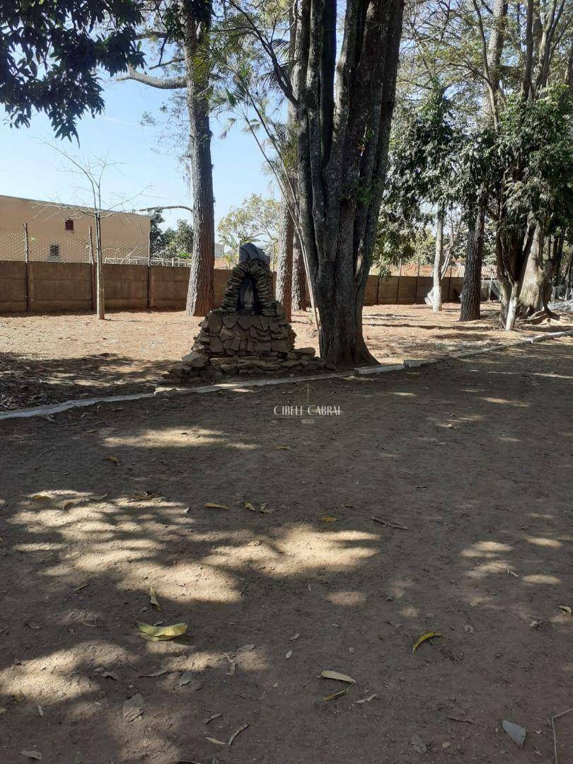 Chácara à venda com 3 quartos, 200m² - Foto 13