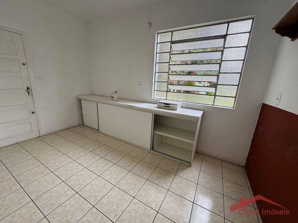 Casa para alugar com 2 quartos, 97m² - Foto 13